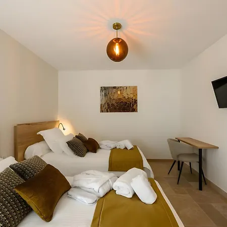 Domaine Le St Georges - Piscine *