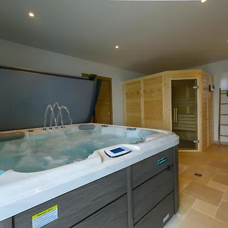 Вилла Domaine Le St Georges - Piscine