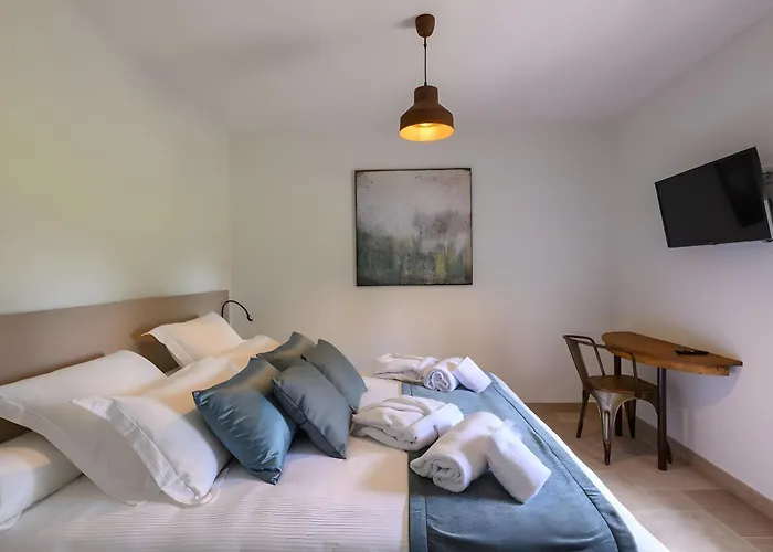 Villa Domaine Le St Georges - Piscine Saint-Sauveur-le-Vicomte