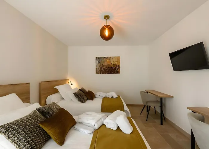 Domaine Le St Georges - Piscine *